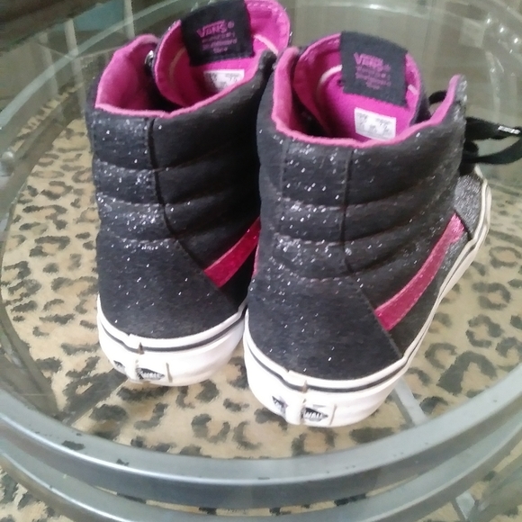 Vans - Picture 3 of 4